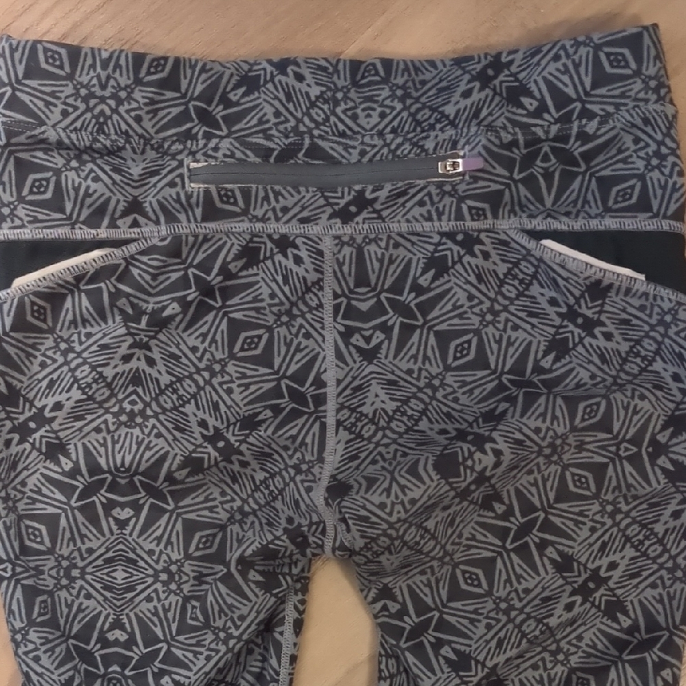 Patterned Athleta Crops - image 3